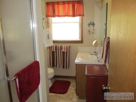 334 Allison Ln, Sparta, NC 28675 photo 3