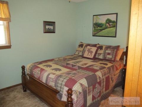 334 Allison Ln, Sparta, NC 28675 photo 4