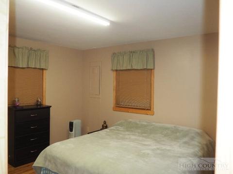 675 Ray Davis Rd, Lansing, NC 28643 photo 17