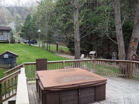 675 Ray Davis Rd, Lansing, NC 28643 photo 7