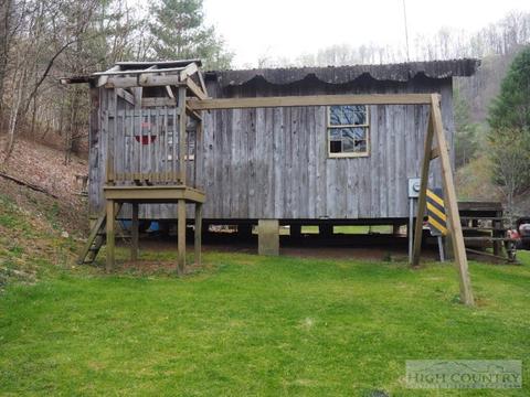 675 Ray Davis Rd, Lansing, NC 28643 photo 6