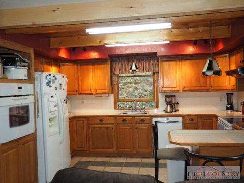 675 Ray Davis Rd, Lansing, NC 28643 photo 15