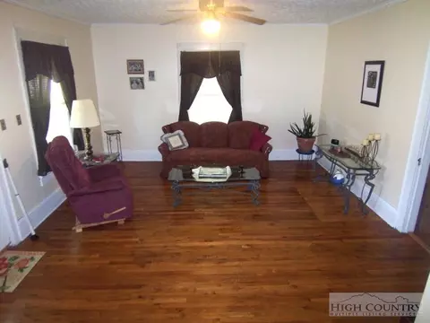 202 Boyd St, Maiden, NC 28650 photo 2