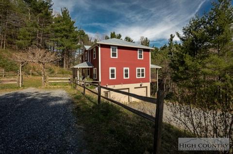 376 Daniel Dr, Boone, NC 28607 photo 2