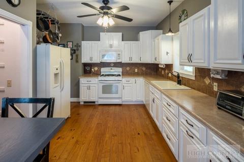 376 Daniel Dr, Boone, NC 28607 photo 4