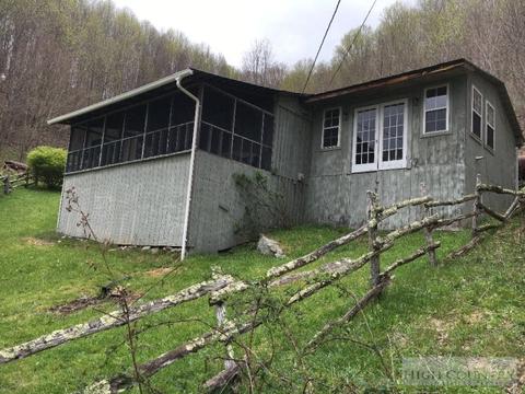 544 Stidhams Rd, Lansing, NC 28643 photo 2