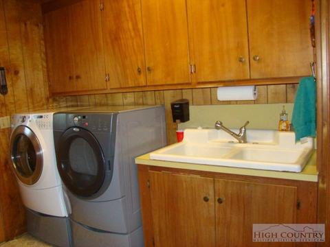 3262 Bamboo Rd, Boone, NC 28607 photo 3