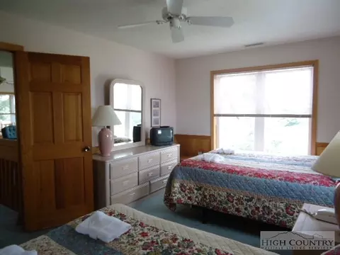 105 Meadowview Cir, Beech Mountain, NC 28604 photo 13
