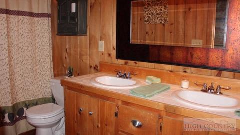 162 Summit Dr, Todd, NC 28684 photo 9