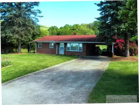 246 Valleyview Dr, Jefferson, NC 28640 photo 2