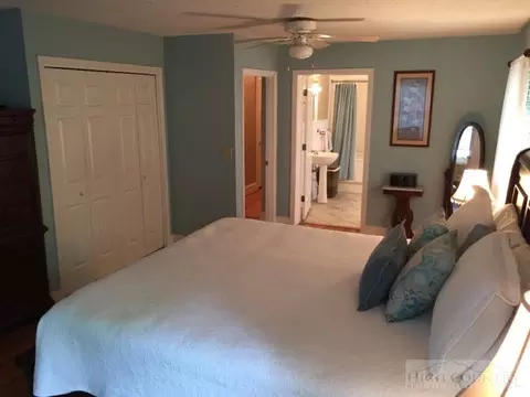 117 Thomas St, Jefferson, NC 28640 photo 4