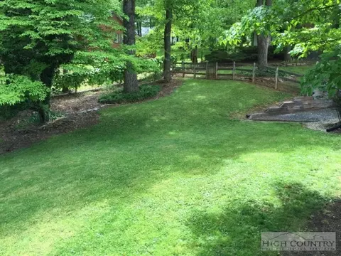 117 Thomas St, Jefferson, NC 28640 photo 8