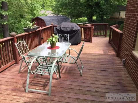 117 Thomas St, Jefferson, NC 28640 photo 6