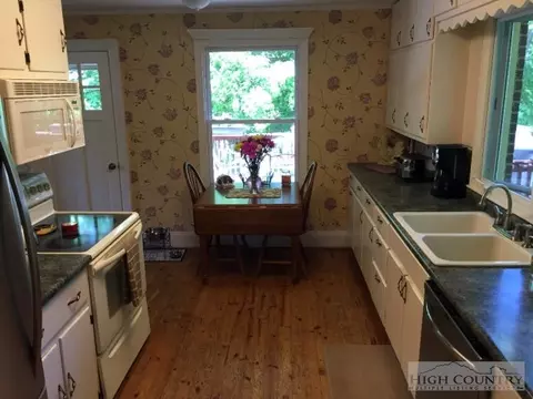 117 Thomas St, Jefferson, NC 28640 photo 13