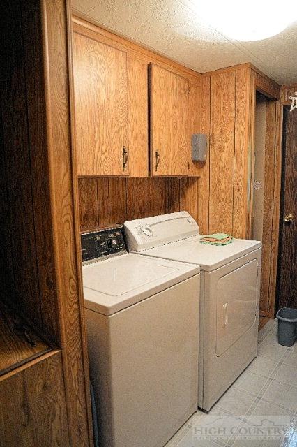 1405 Deep Ford Rd, Lansing, NC 28643 photo 3
