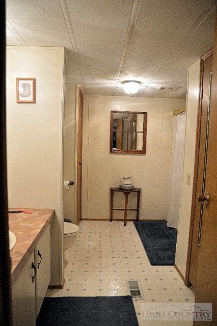 1405 Deep Ford Rd, Lansing, NC 28643 photo 13