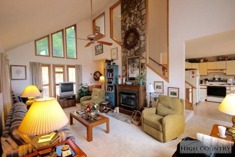 160 Snow Cloud Dr, Seven Devils, NC 28604 photo 6