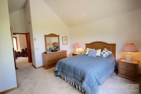160 Snow Cloud Dr, Seven Devils, NC 28604 photo 17