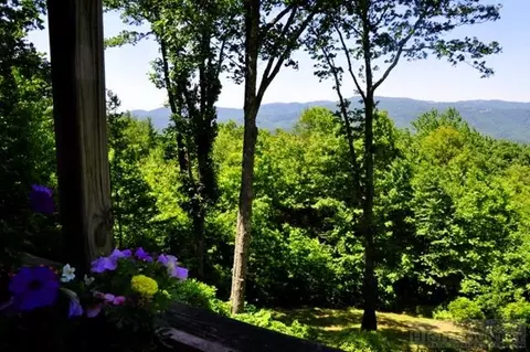154 Smokey Bear Ln, Deep Gap, NC 28618 photo 1