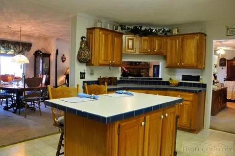 154 Smokey Bear Ln, Deep Gap, NC 28618 photo 5