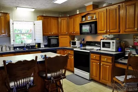 154 Smokey Bear Ln, Deep Gap, NC 28618 photo 6