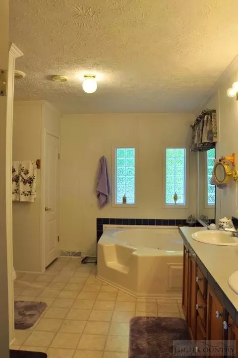 154 Smokey Bear Ln, Deep Gap, NC 28618 photo 22