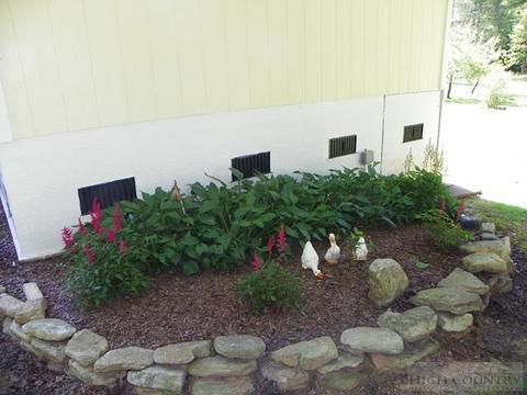 438 Jakes Mountain Rd, Deep Gap, NC 28618 photo 17