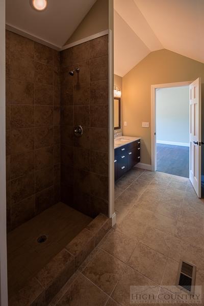 152 Kyles Path, Vilas, NC 28692 photo 16