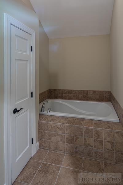 152 Kyles Path, Vilas, NC 28692 photo 17