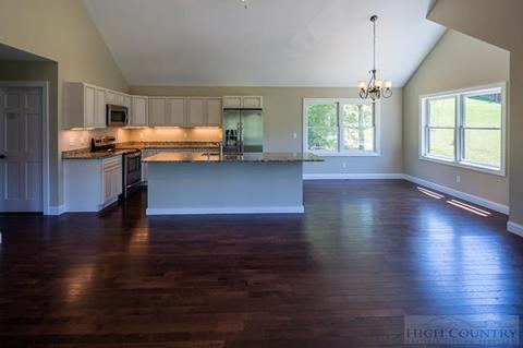152 Kyles Path, Vilas, NC 28692 photo 6