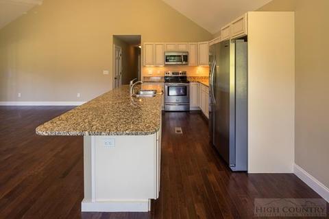 152 Kyles Path, Vilas, NC 28692 photo 10