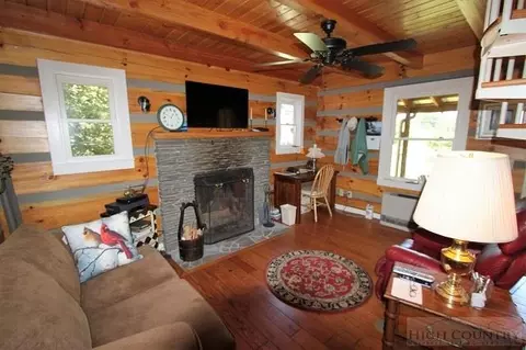 261 Lakeview Dr, Deep Gap, NC 28618 photo 6
