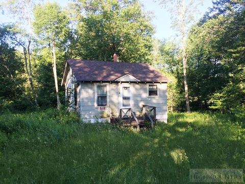 634 Deep Gap Dr, Deep Gap, NC 28618 photo 2