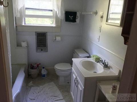 634 Deep Gap Dr, Deep Gap, NC 28618 photo 5