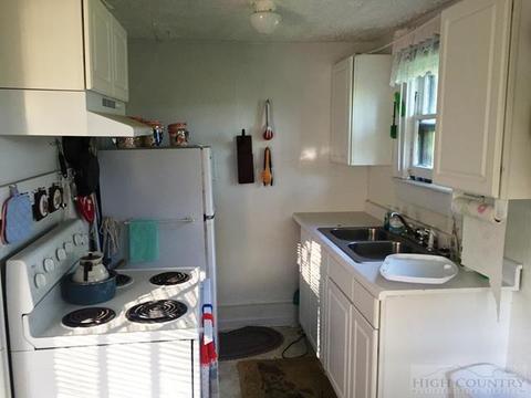 634 Deep Gap Dr, Deep Gap, NC 28618 photo 4