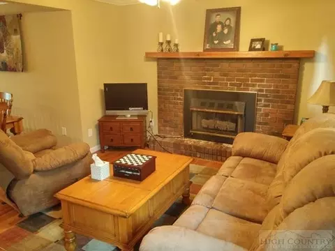 152 Hillside Trl, Deep Gap, NC 28618 photo 3
