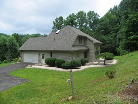442 Wade Bare Rd, Jefferson, NC 28640 photo 2