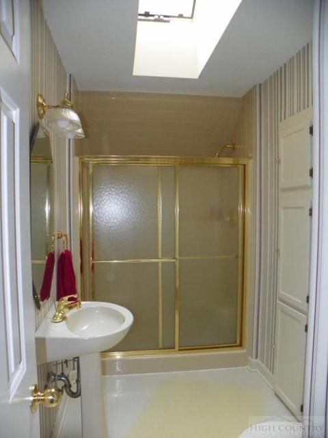 442 Wade Bare Rd, Jefferson, NC 28640 photo 16