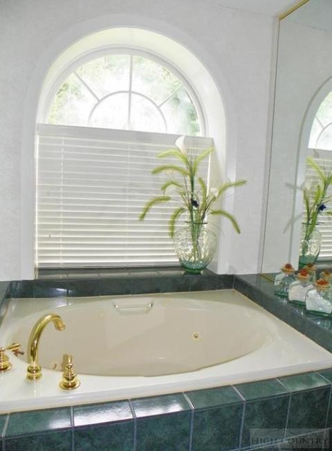 442 Wade Bare Rd, Jefferson, NC 28640 photo 9