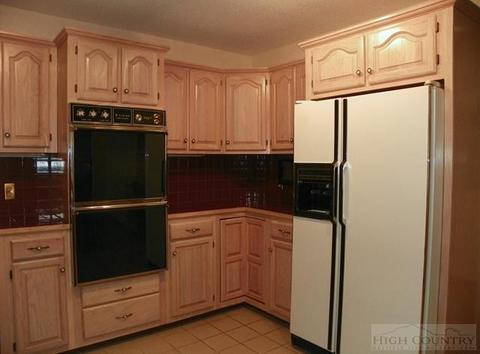 442 Wade Bare Rd, Jefferson, NC 28640 photo 3