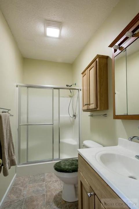 125 Estates Dr, Boone, NC 28607 photo 4