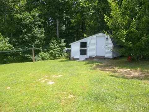 1026 Golf Course Rd, Sparta, NC 28675 photo 2