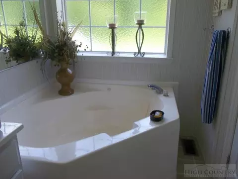 1026 Golf Course Rd, Sparta, NC 28675 photo 19