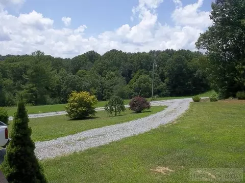 1026 Golf Course Rd, Sparta, NC 28675 photo 4