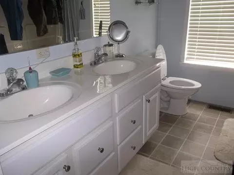 1026 Golf Course Rd, Sparta, NC 28675 photo 7