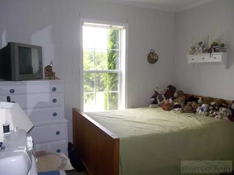 1026 Golf Course Rd, Sparta, NC 28675 photo 9