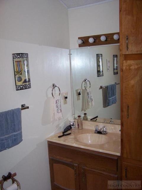 355 Trout Lake Rd, Deep Gap, NC 28618 photo 5