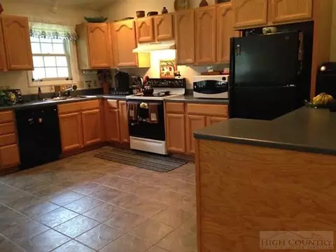 246 Woodwinds Dr, Seven Devils, NC 28604 photo 17