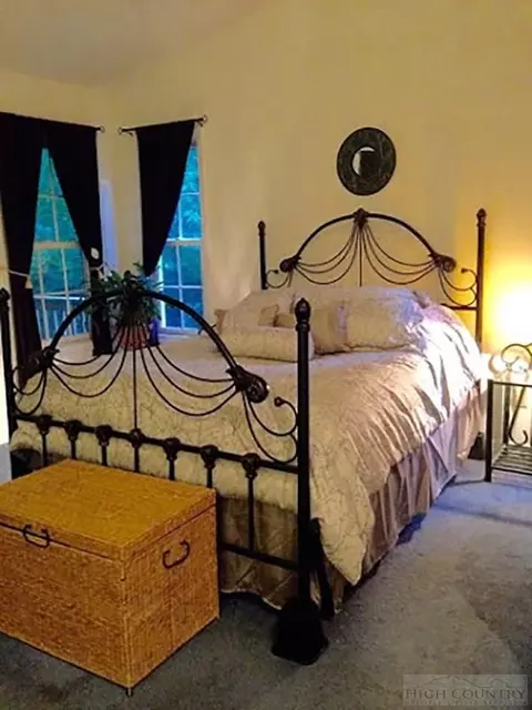 246 Woodwinds Dr, Seven Devils, NC 28604 photo 3
