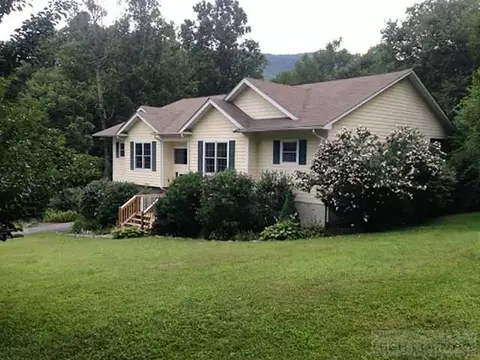 246 Woodwinds Dr, Seven Devils, NC 28604 photo 2